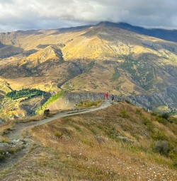 Rocky Mountain track guided hike in wanaka MP09FEB26