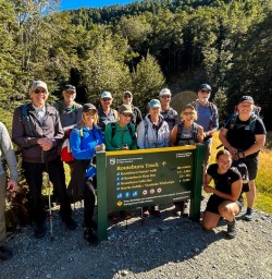 Routeburn Track group hikinf tour GW23FEB25