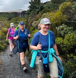 Tongariro National Park group hiking tour 18FEB25