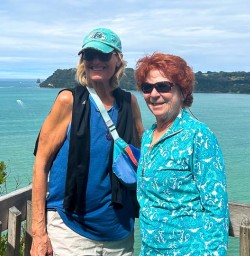 Two guests enjoying the Coromandel Cove 210125