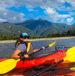Kayaking tour Lake Mapourika K03MAR25