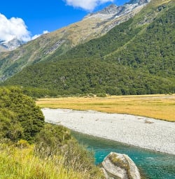 Guests hiking in Mount Aspiring National Park 130124 9