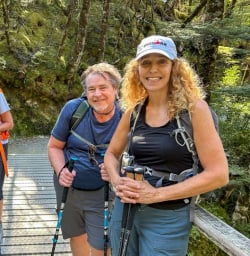 1 Small Group on the Routeburn Track 07MAR25
