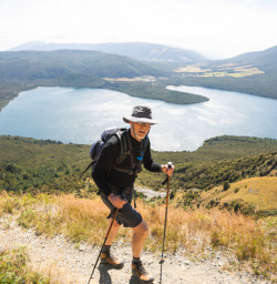 Solo guest hiking Bushline