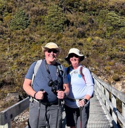 140125 Couple hiking Tongariro Crossing