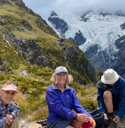 Sealy Tarns hiking tour in Mount Cook 
