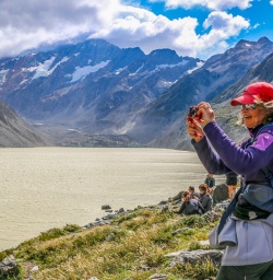 Guest at Hooker Lake, Aoraki Mount Cook National Park Canterbury New Zealand
