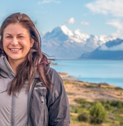 Guest at Lake Pukaki with Aoraki Mount Cook in the background, Canterbury New Zealand