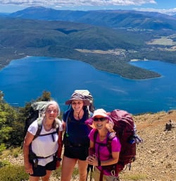 Bushline Hut hiking tour 