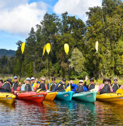 Kayak Lake Mapourika