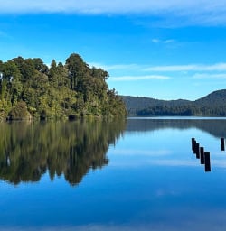 Lake Mapourika 