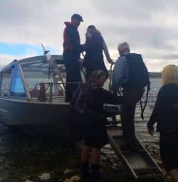 9 hollyford river boat tour fiordland