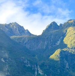stunning mountain views in Fiordland National Park GW17MAR26