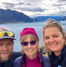 Guides and guests in Fiordland National Park 