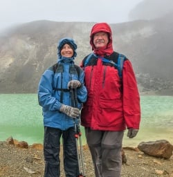 Couple at Emerald Lakes, Tongariro National Park  Manawatu-Wanganui New Zealand