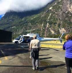 5 milford sound helicopter tour fiordland2