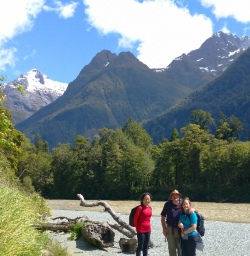hollyford track hikers