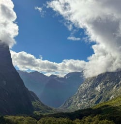 guests explore Fiordland National Park GW17MAR26