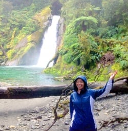 Hiker at Milford Track falls