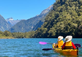 Kayak Fiordland National Park