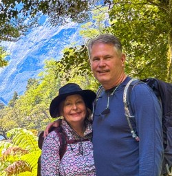 couple enjoying the milford track