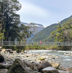 group hike on the milford track GE24NOV25