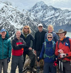 group hike to Mt Cook National Park KC03NOV25