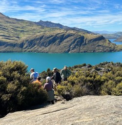 group hiking in Wanaka GE03NOV25