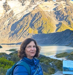 guest explores in Mt cook national park PS23FEB26