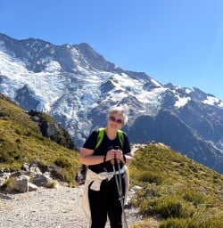 guest explores mt cook natioanl park MP23MAR26