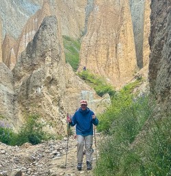 guest exploring Clay Cliffs omarama PS29DEC25
