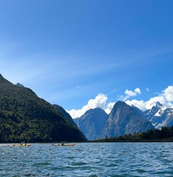 guests Milford Sound kayak trip PS01DEC25