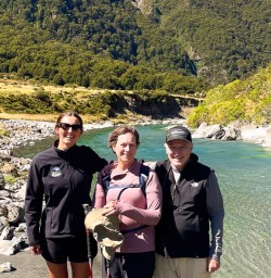 guests and guide Brynee in Siberia Valley GE16FEB26