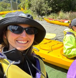 guests and guide Brynee kayak in Milford Sound PS01DEc25