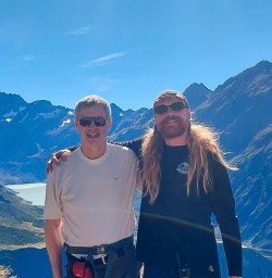 guests and guide Faz in mt cook national park KC16MAR26
