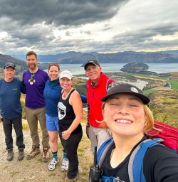 guests and guide Toni hiking in Wanaka RM09MAR26