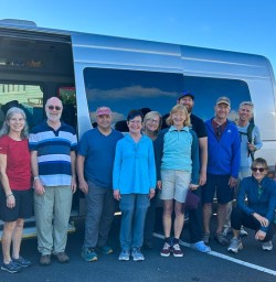 guests and guides on their North Island trip SN18NOV25
