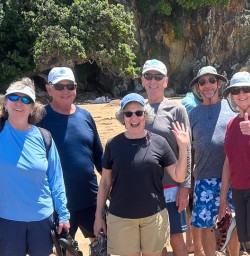 guests at Hot Water beach SN06JAN26