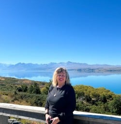 guests at Lake Pukaki MP23MAR26
