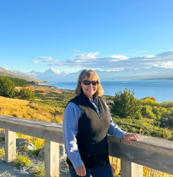 guests at Lake Pukaki RM09MAR26