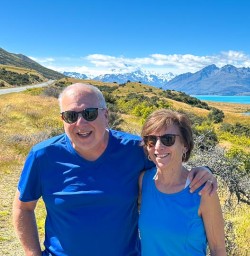 guests at lake pukaki mt cook MP19JAN26
