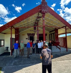 guests at marae SN06JAN26