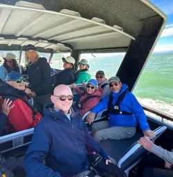 guests explore Abel Tasman National Park GE12JAN26