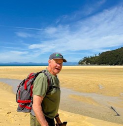 guests explore Abel Tasman beaches GE09MAR26