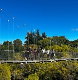guests explore Arrowtown GE09MAR26