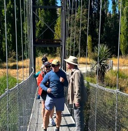guests explore Arrowtown RM09FEB26