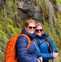 guests explore Fiordland National Park GW17NOV25