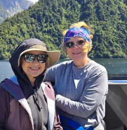 guests explore Milford Sound RM23FEB26