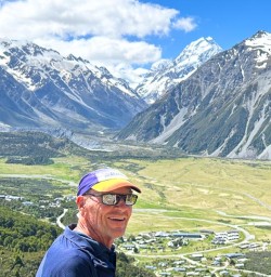 guests explore Mt Cook National Park PS24NOV25
