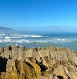 guests explore Pancake Rocks MP09MAR26